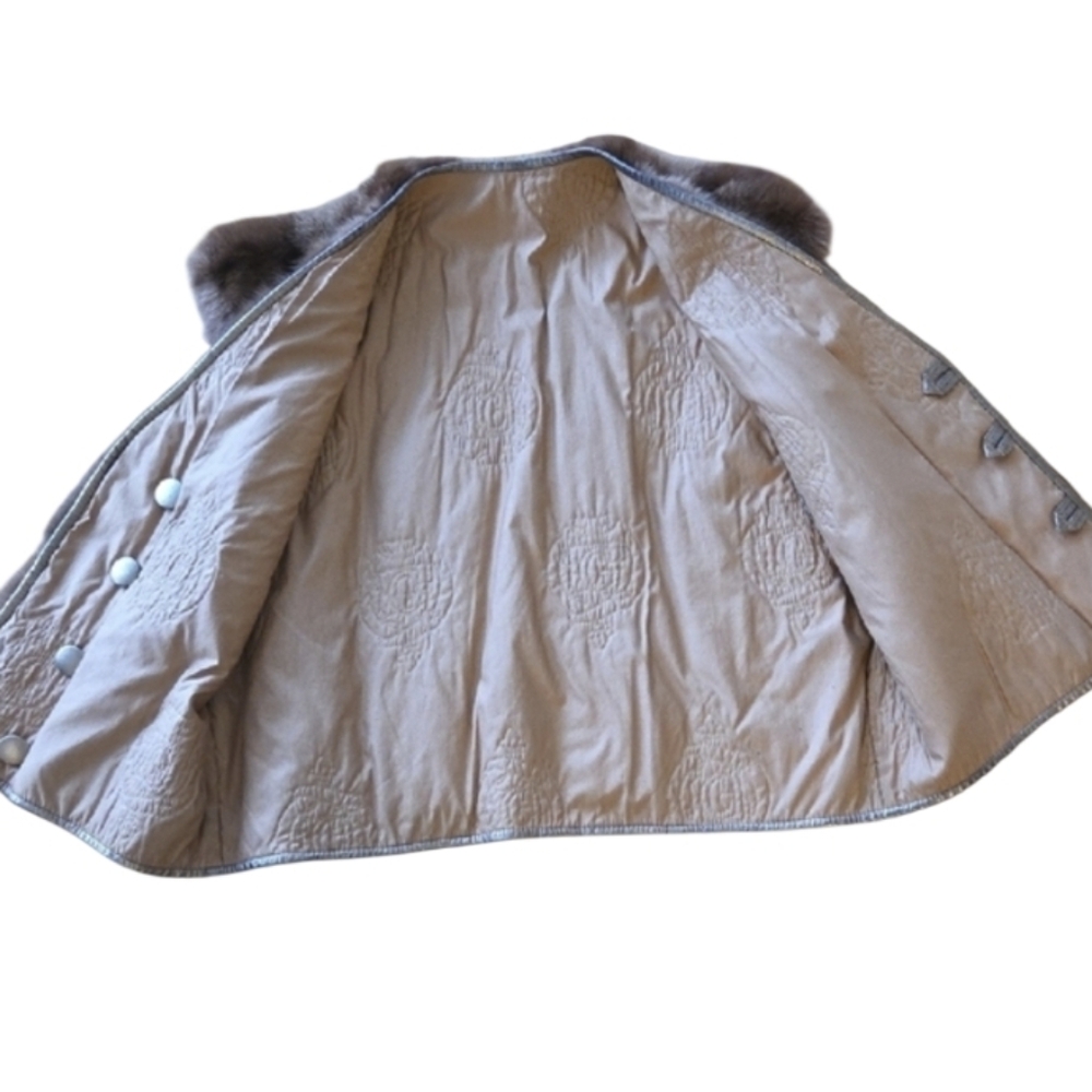 Luxurious Vintage Brown Mink Vest - Picture 2 of 10
